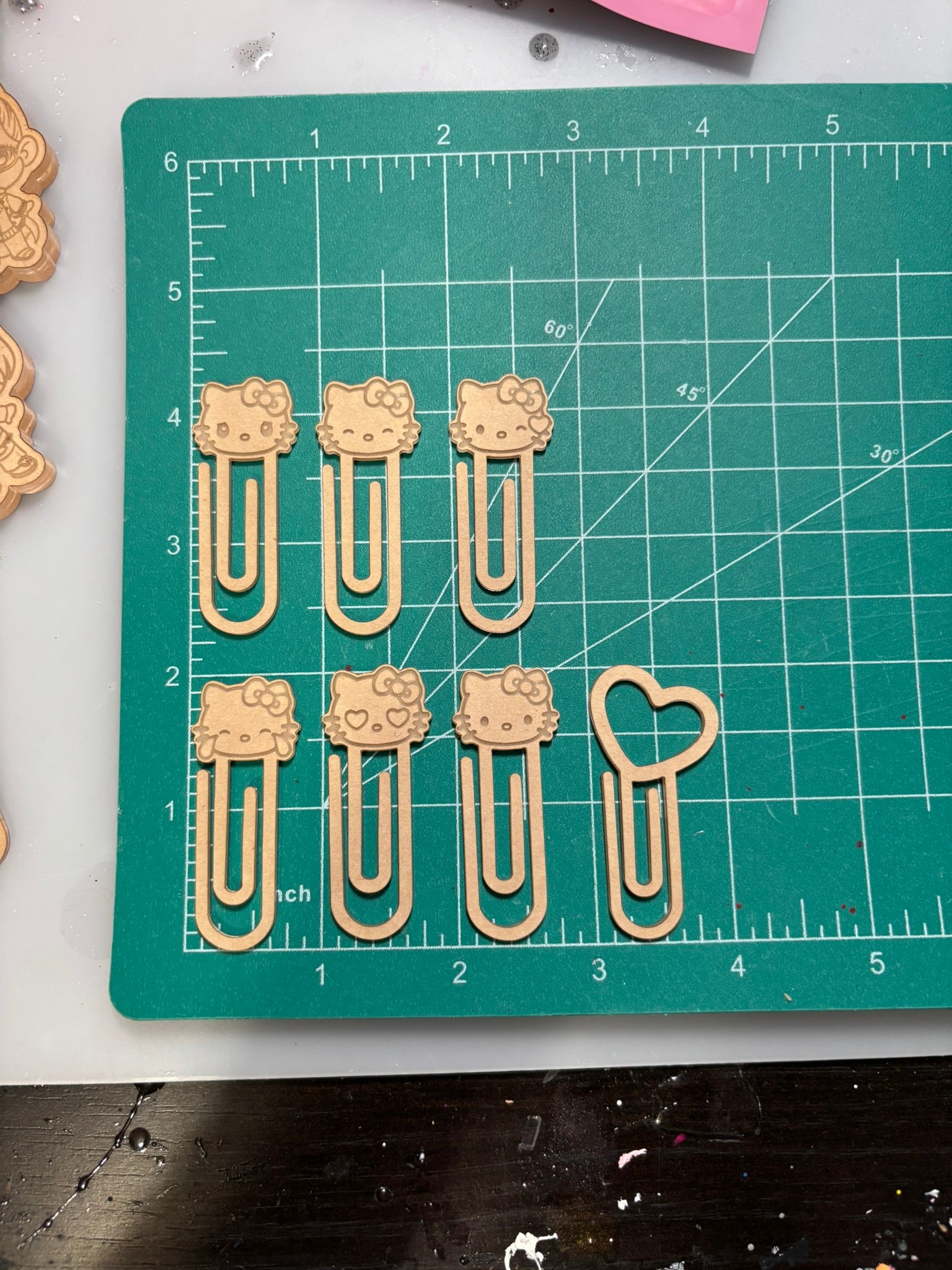 Kawaii Cat faces paperclips mold palette