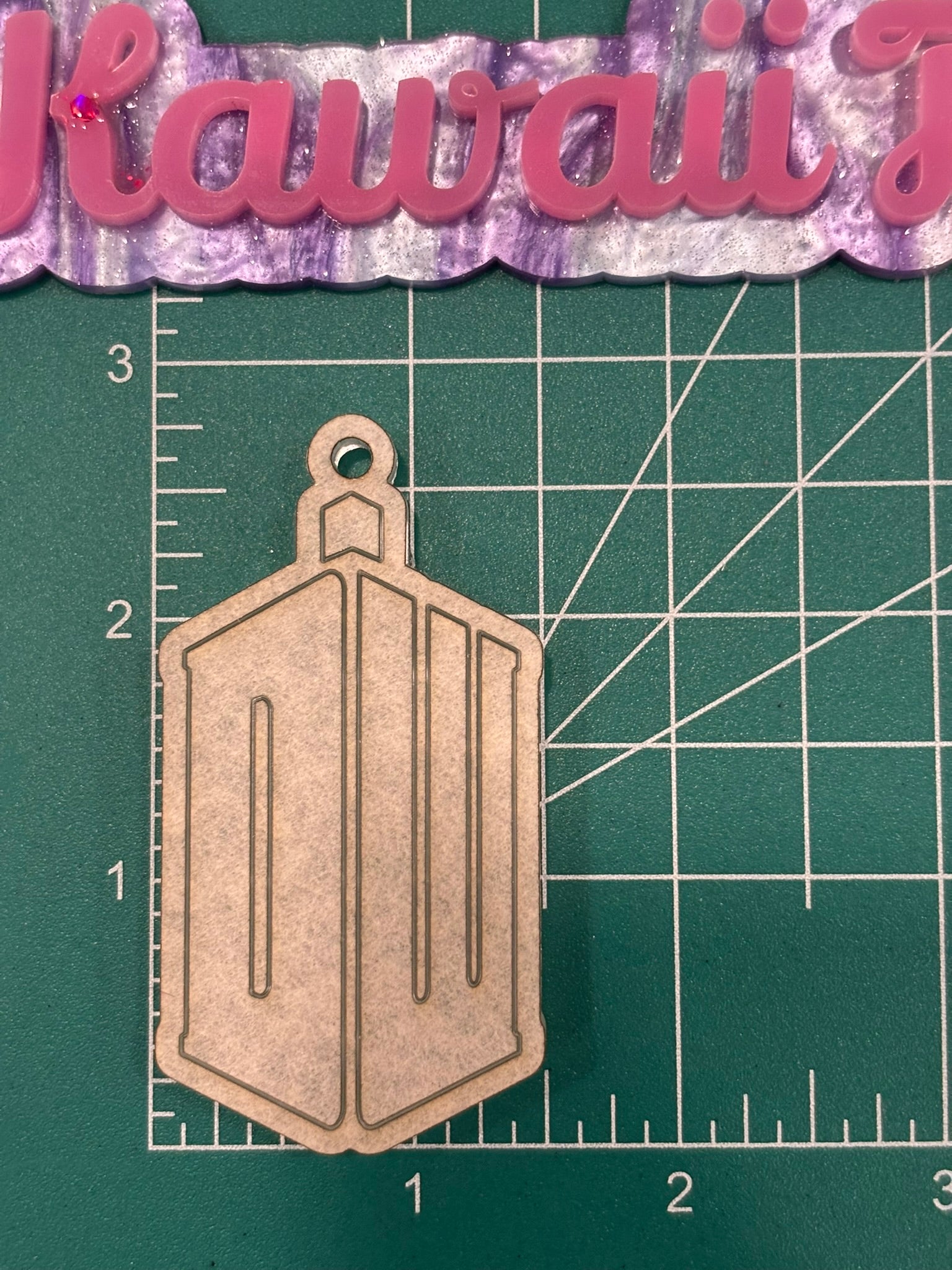 DW doctor flat keychain with loop mold