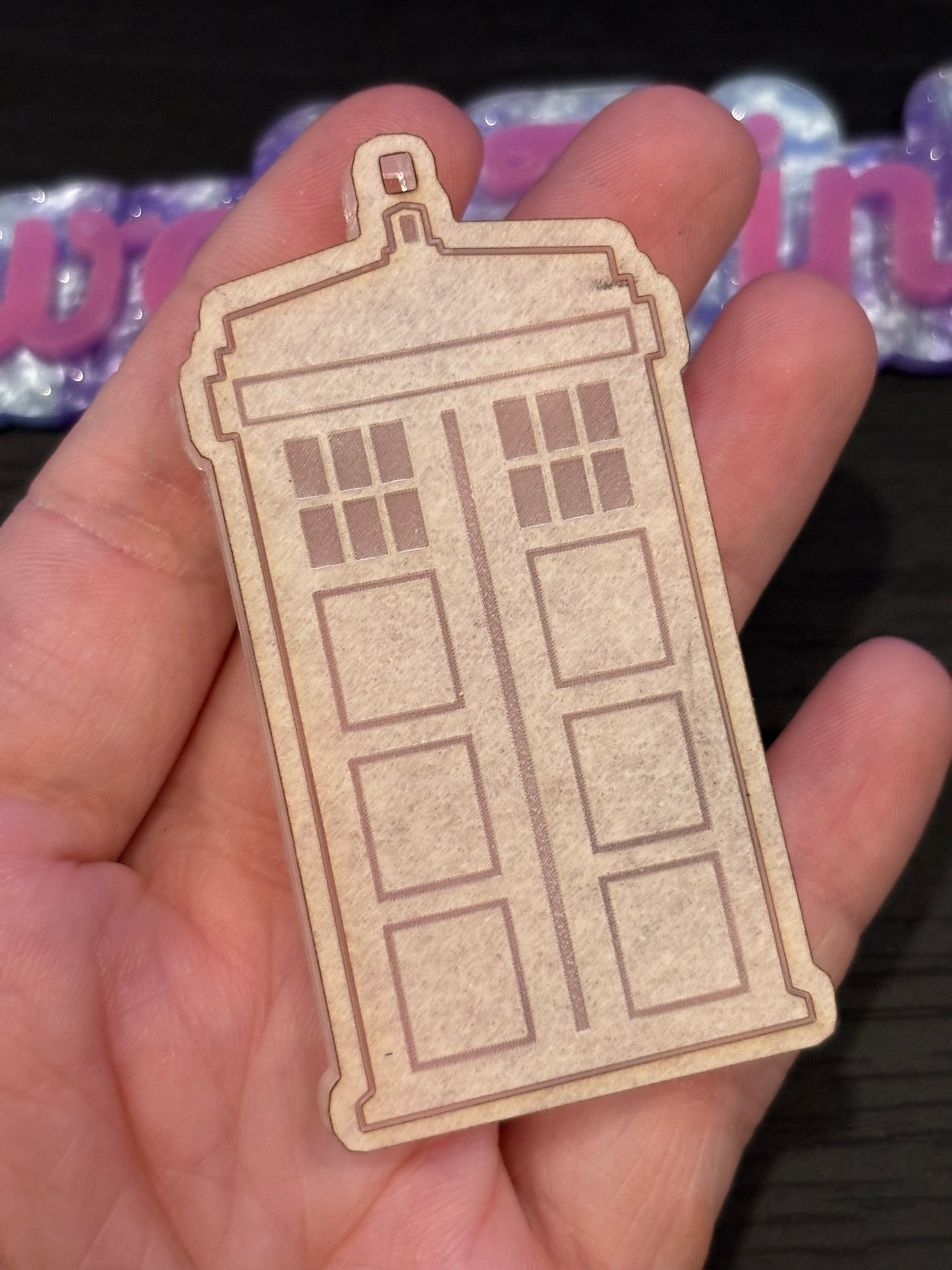 DW booth flat keychain with loop mold