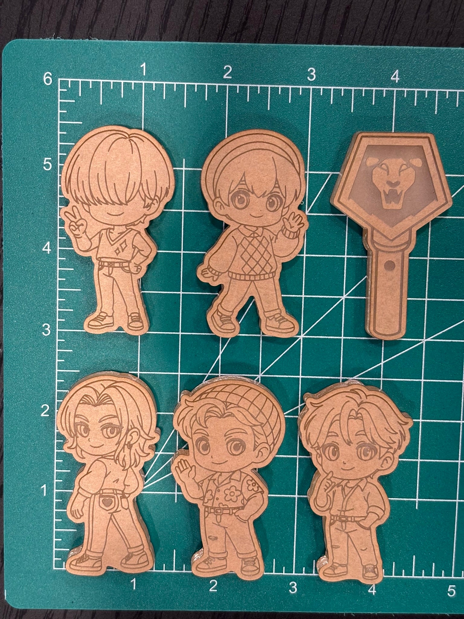 Kpop boys flat grip keychain molds palette