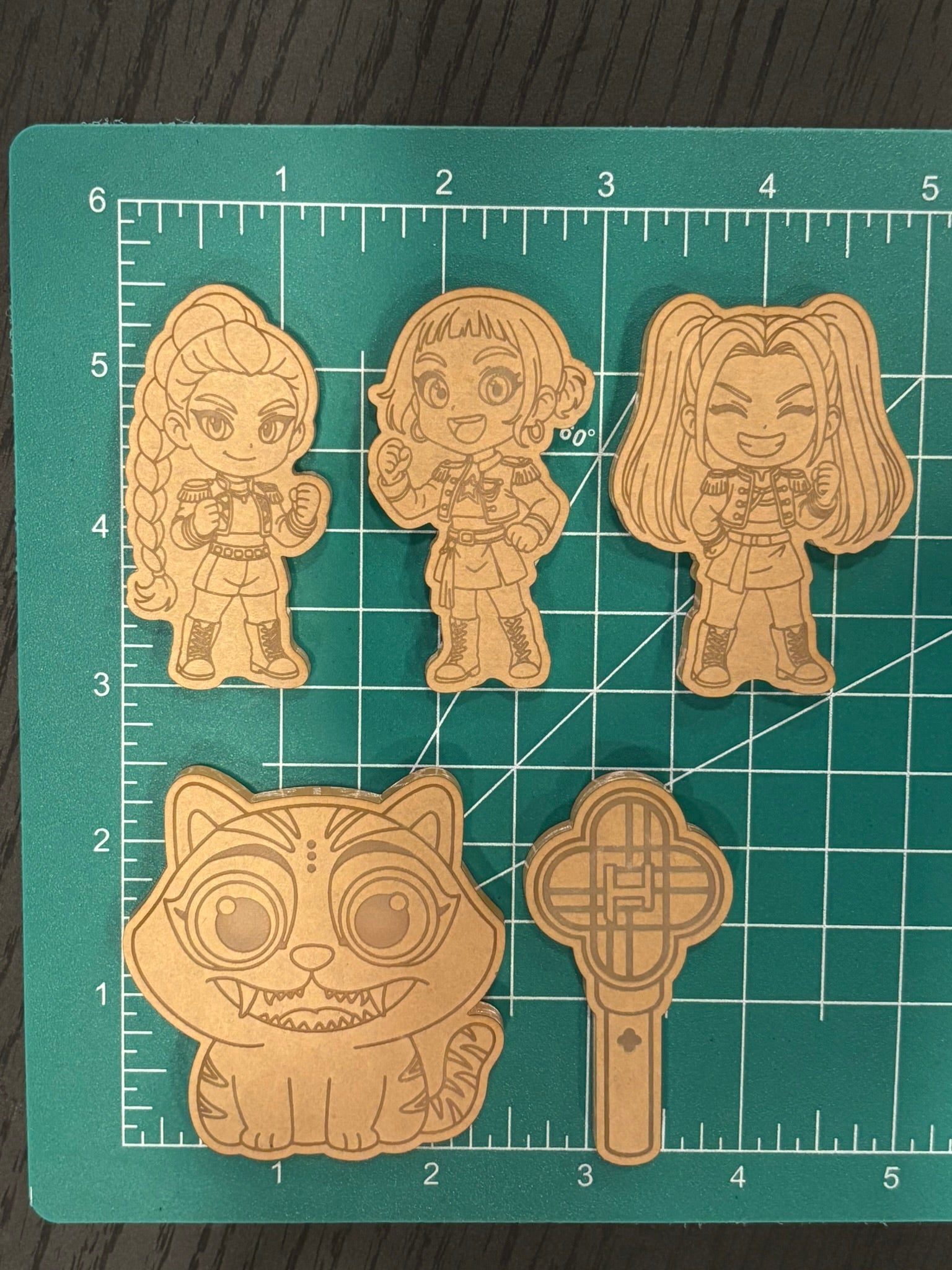 Kpop girls flat grip keychain molds palette