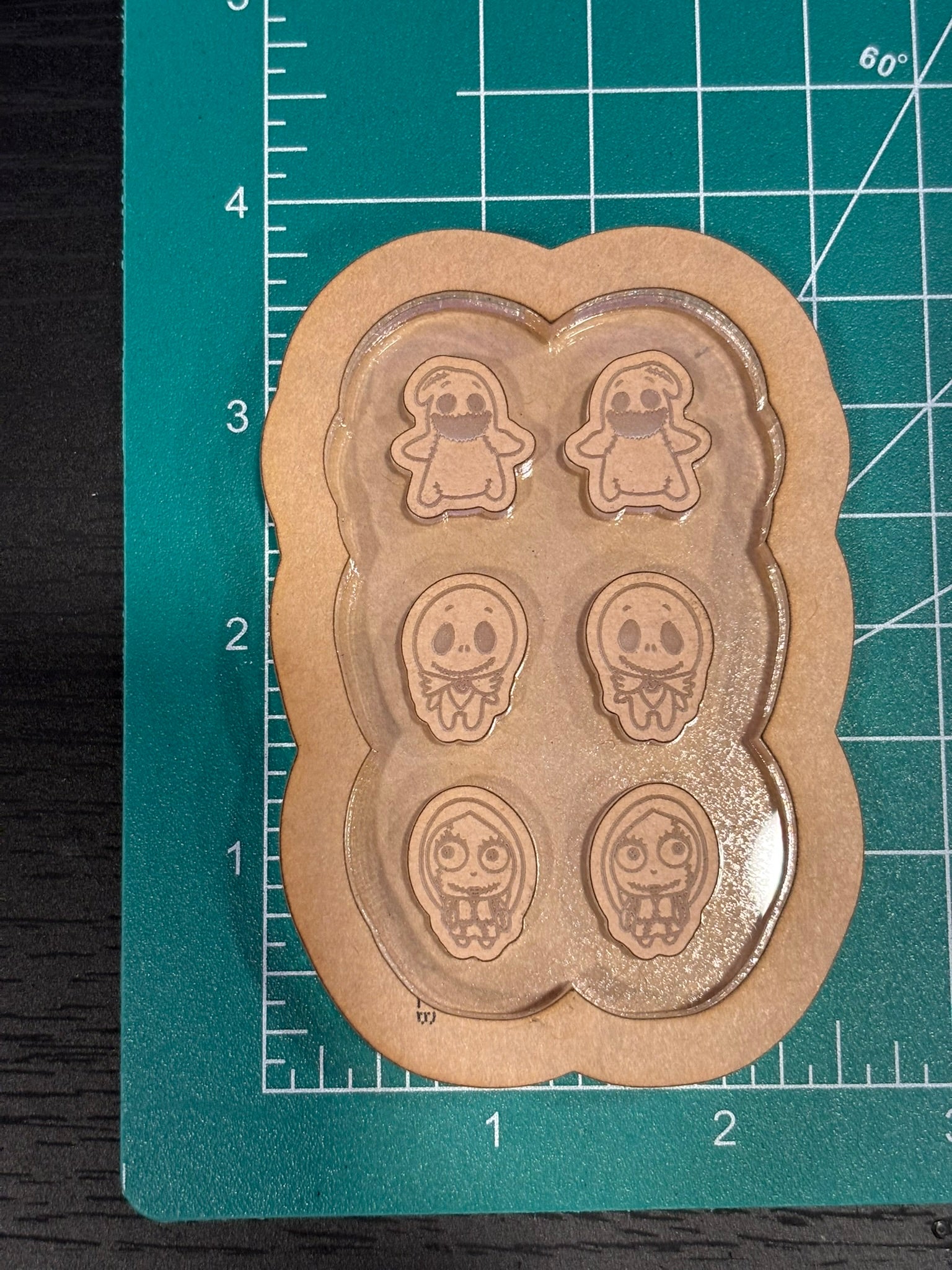 NBC and friends stud earrings mold palette