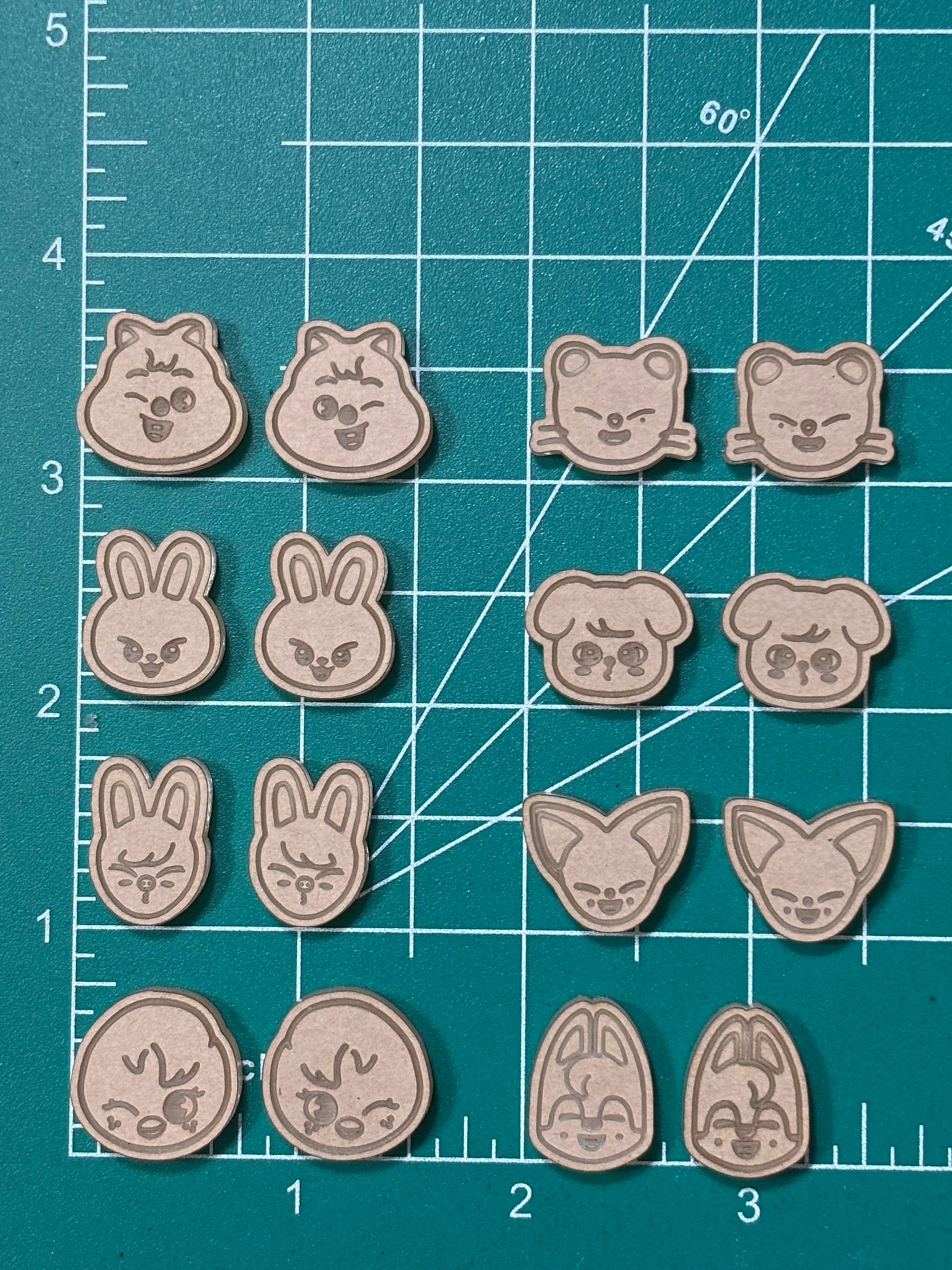 Kpop skzoo stud earrings molds palette