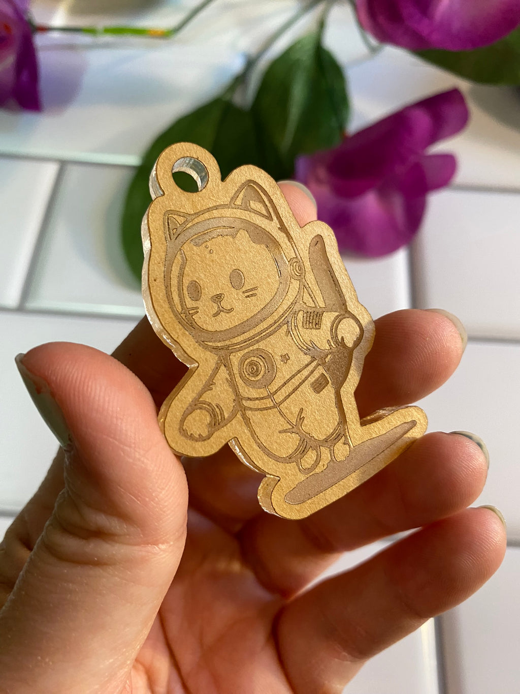 Astronaut kitty flat keychain with loop mold